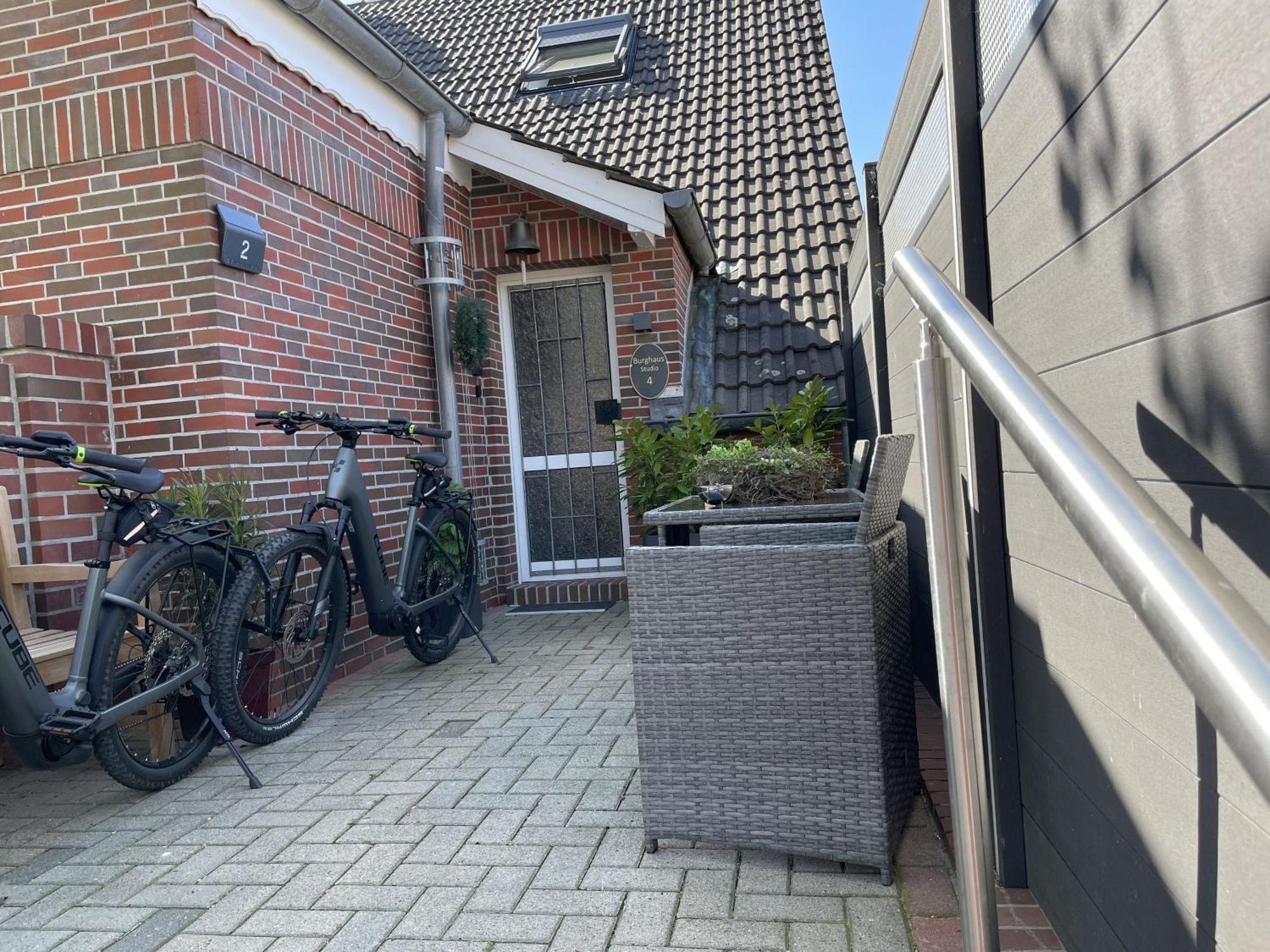 Burghaus 4 Apartment Greetsiel Exterior photo